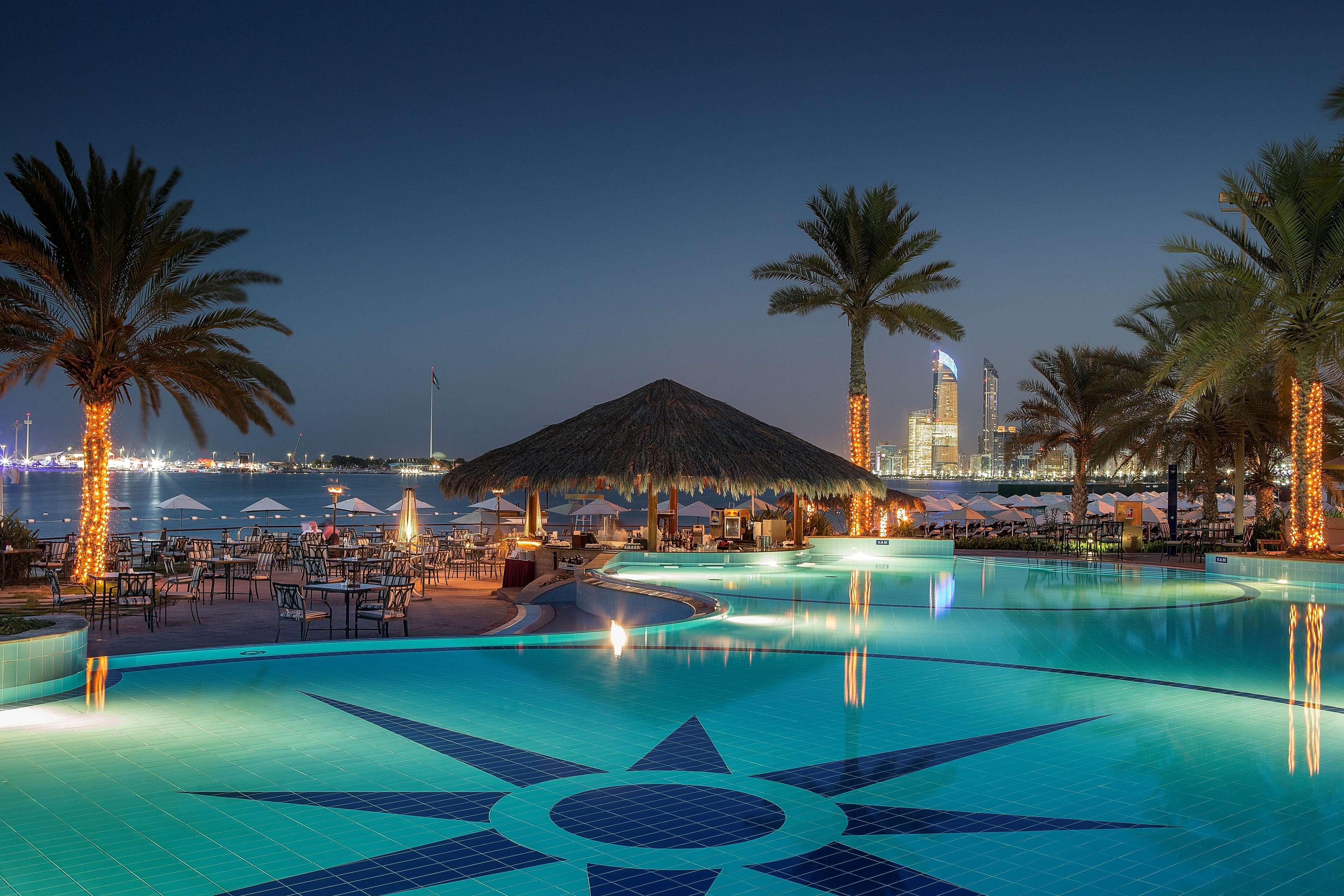 Radisson Blu Hotel & Resort, Abu Dhabi Corniche Exterior foto